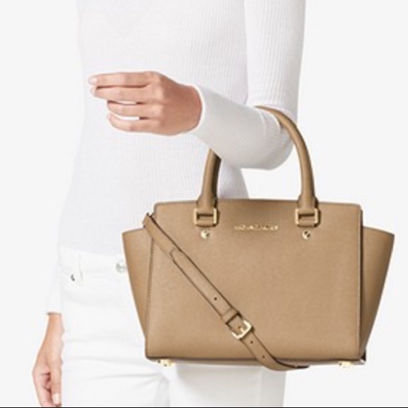 Michael Kors Handbags - Michael Kors Leather Nude Handbag